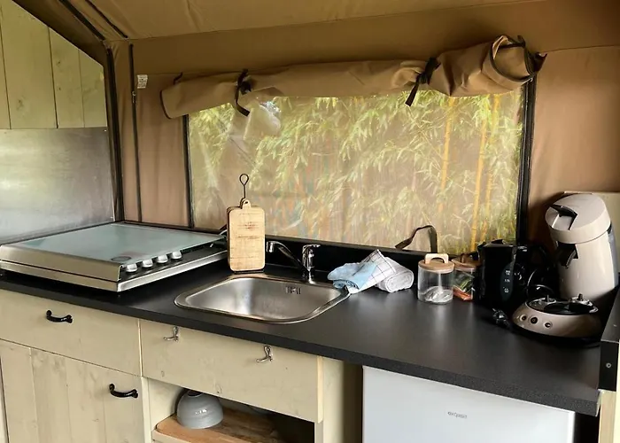 Romala's Glamping Hideaway *